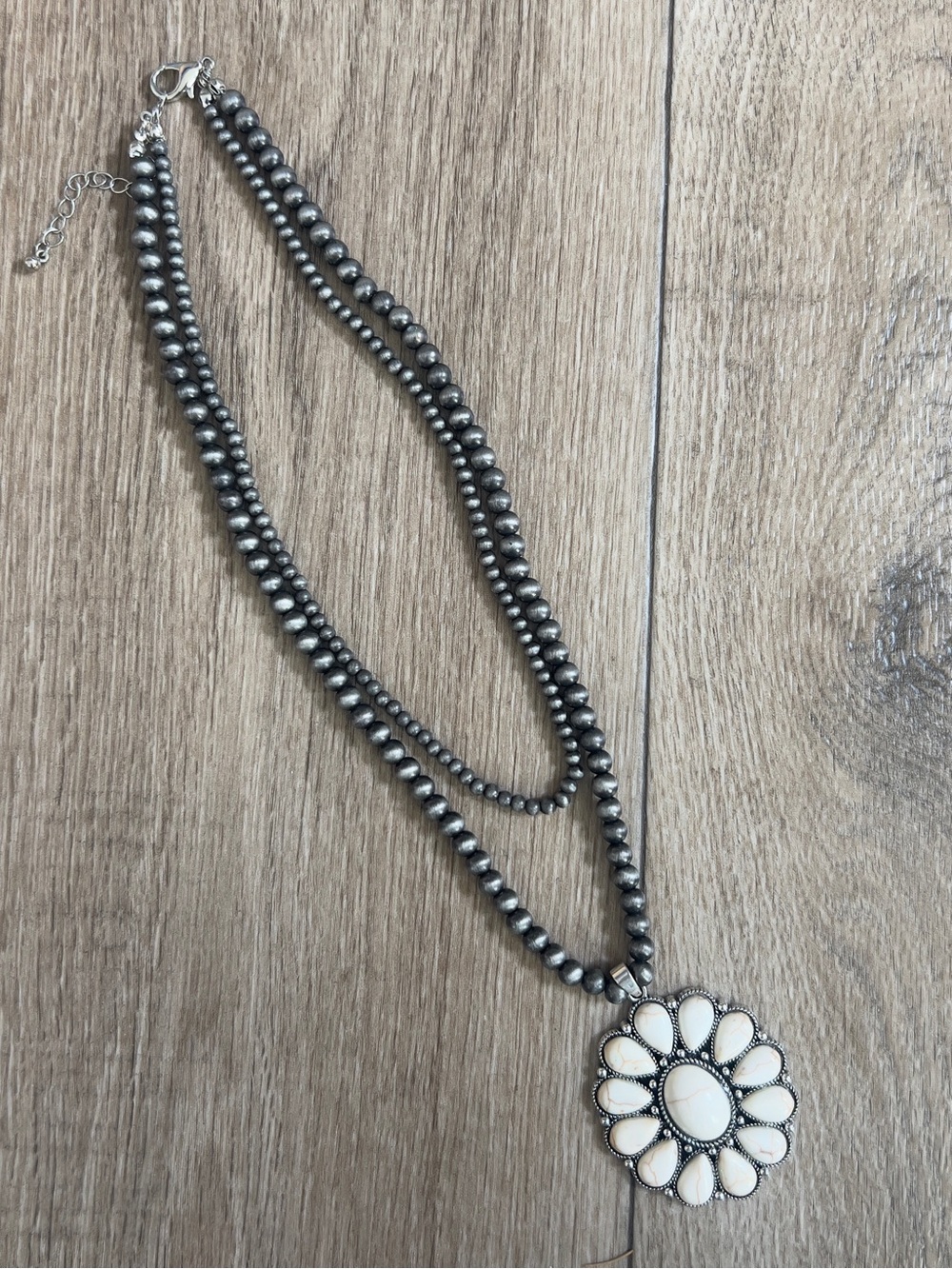 SHEIN Silver-Tone Beaded Necklace with Cream Floral Pendant